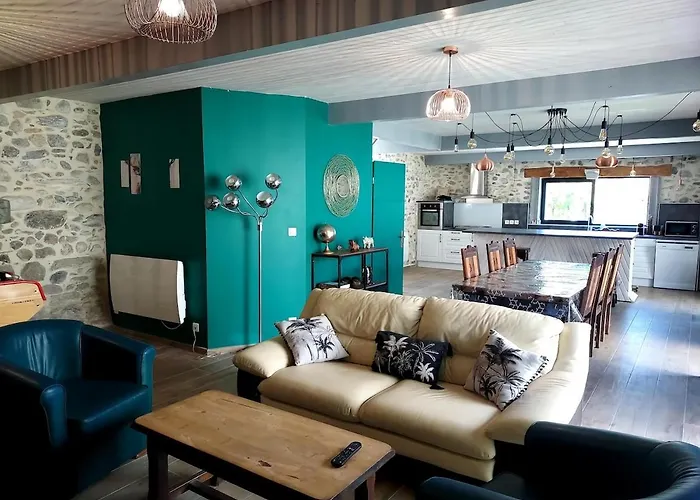 Maison De Village Au Pied Des Pyrenees