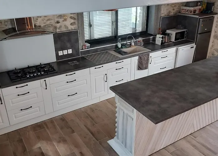 Maison De Village Au Pied Des Pyrenees